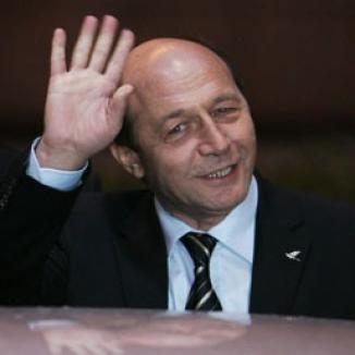 Băsescu: Voi pleca dacă la referendum vin sub 50%, dar votează împotriva mea